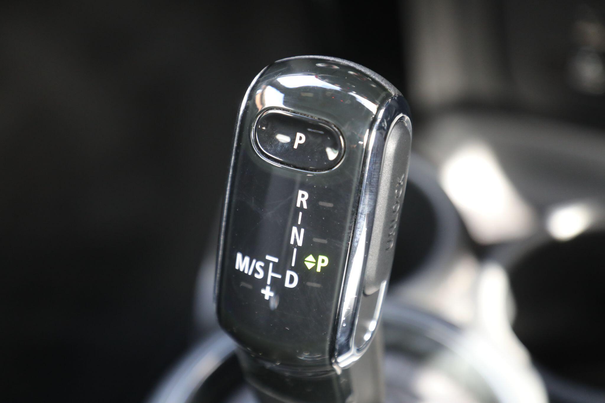 Large vehicle image